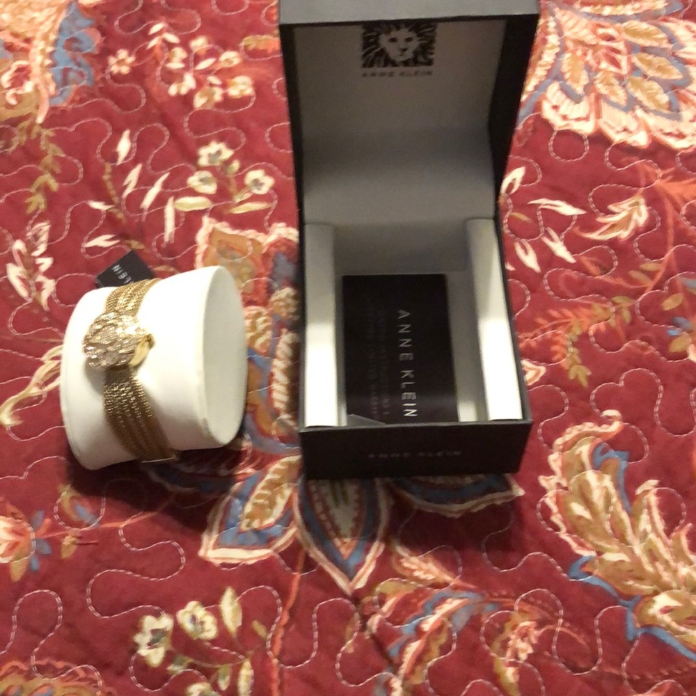 Gold watchable Klein